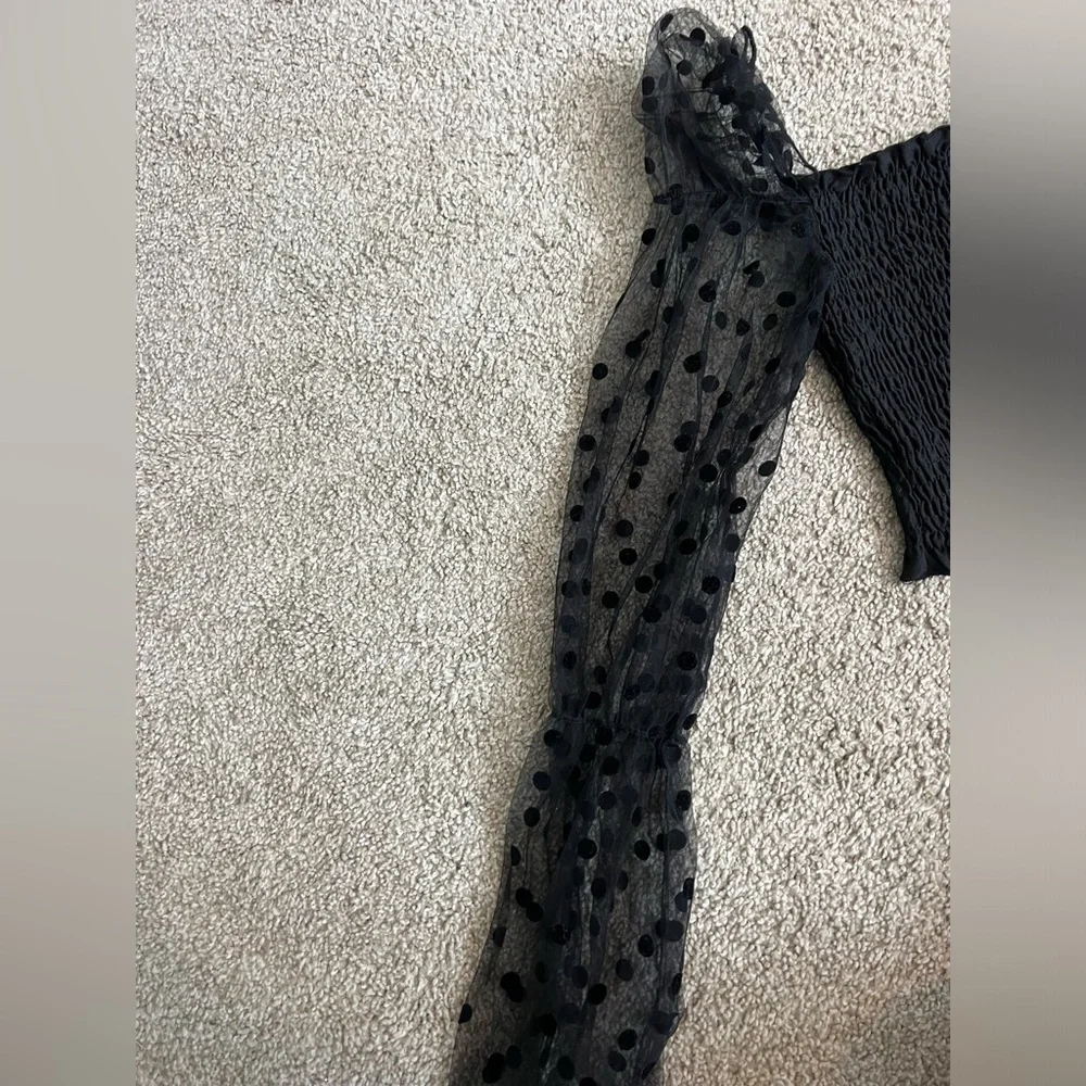 Black Long Sleeve Polka Dot Size Small